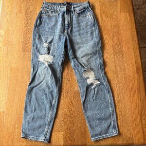 Hollister Ultra High-Rise Mom Jeans Distressed Size 1 Short